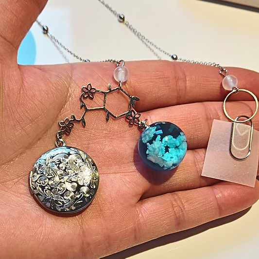 Bout de Paradis en photo couleur acier