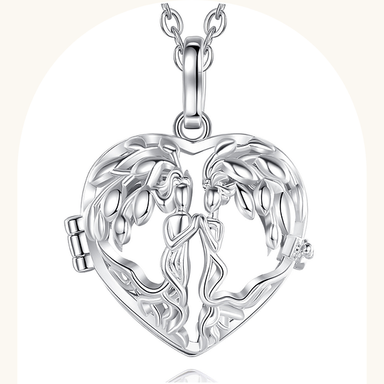 Pendentif Le Couple — modèle de l’ensemble cadeau à 88 $.